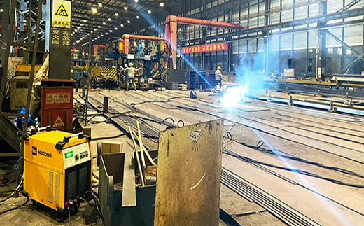 平博数字化等离子切割+碳弧气刨两用机LGB 120B使用现场