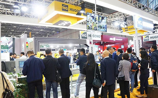 第二届进博会平博意大利CEA展位人气爆棚